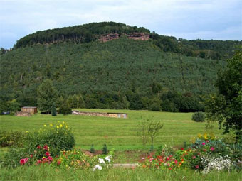 Le rocher du Dabo et la chapelle Saint L&eacute;on