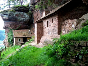 Falkenfels H&ouml;hlenh&auml;user