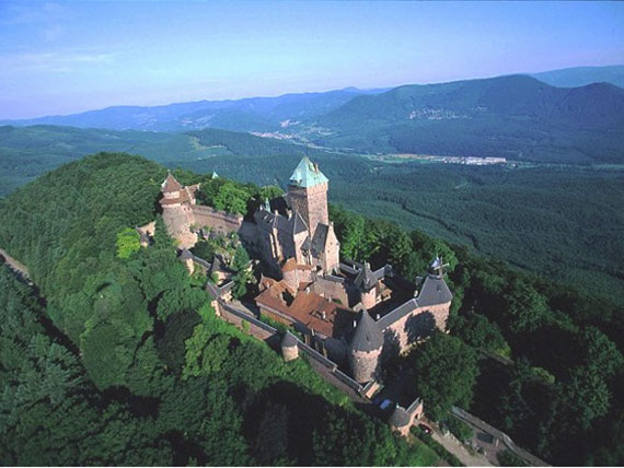 Le Haut-Koenigsbourg vue du ciel