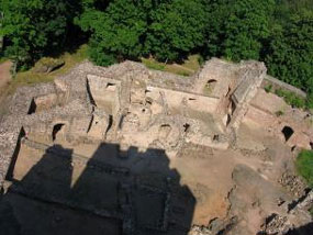 Vue du donjon du ch&acirc;teau de Wangenbourg