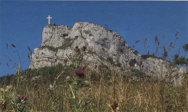 La croix du Nivolet en Savoie dans le massif des Bauges