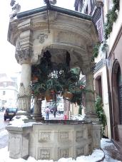 Gite Obernai - Le puits à six seaux à Obernai en Alsace