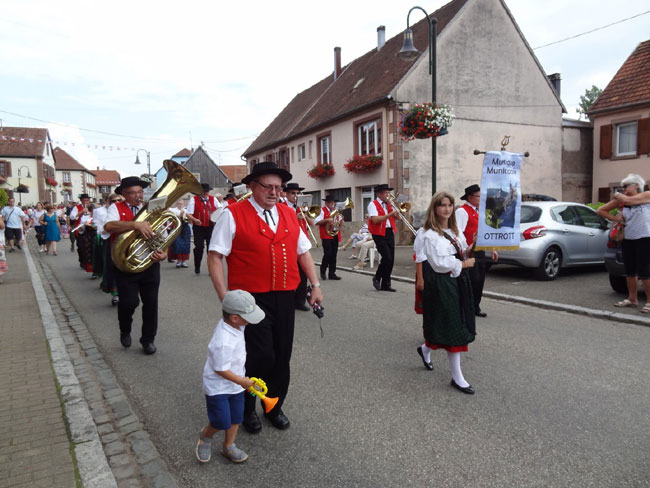 La musique municipale d'Ottrott au corso fleuri messti Oberhaslach 2014