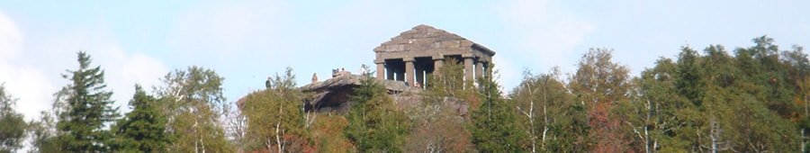 Panorama sur le temple du Donon