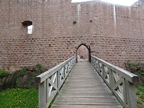 Entrée principale du château de Wangenbourg